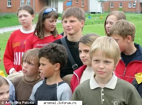 aici va invit sa puneti poze in legautura cu arsenal. 
hai ca incep io. gasiti jucaturul lui arsenal